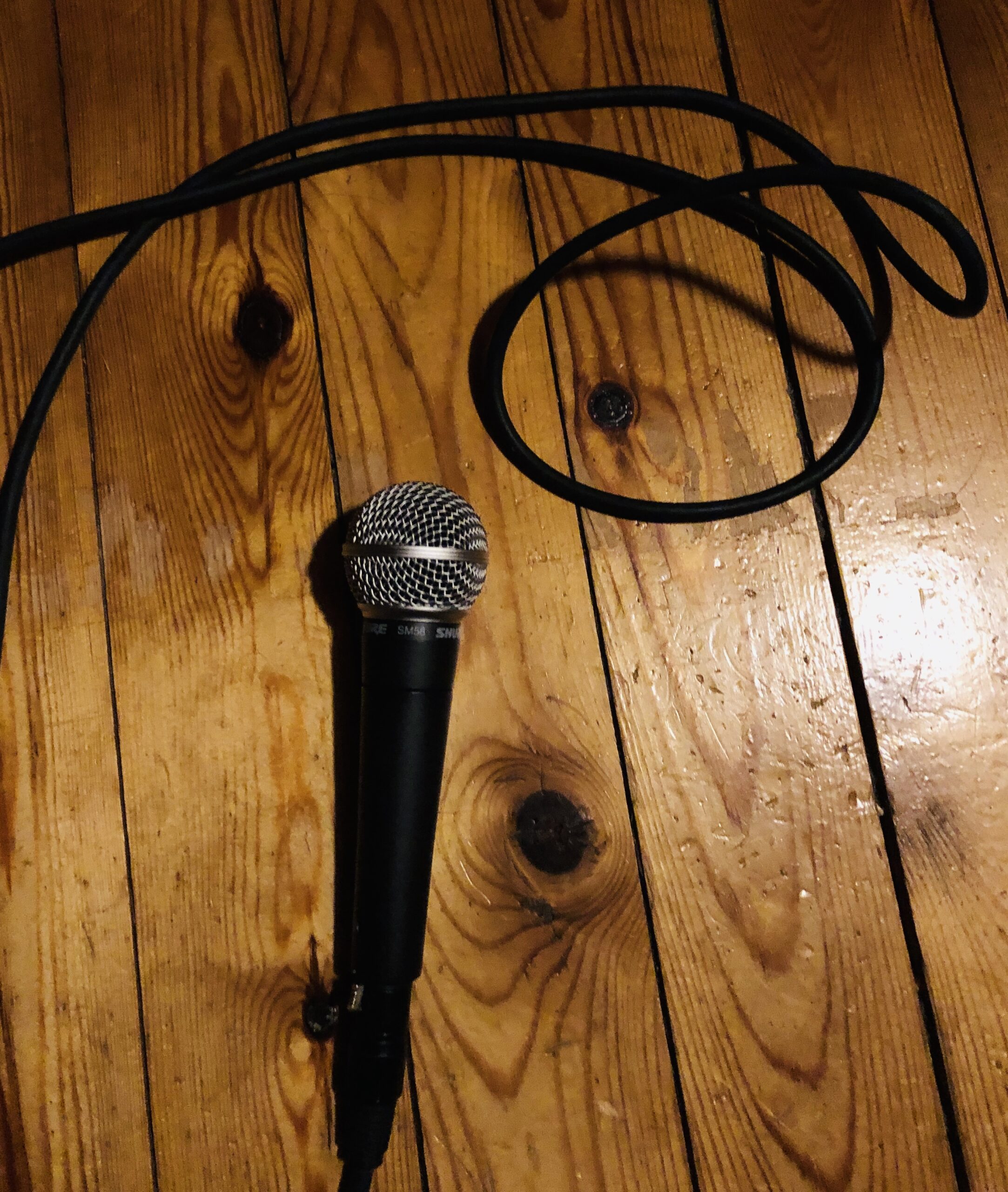Mikrofon klar til podcastoptagelse